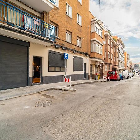 Edsam Madrid Apartments Black Екстер'єр фото