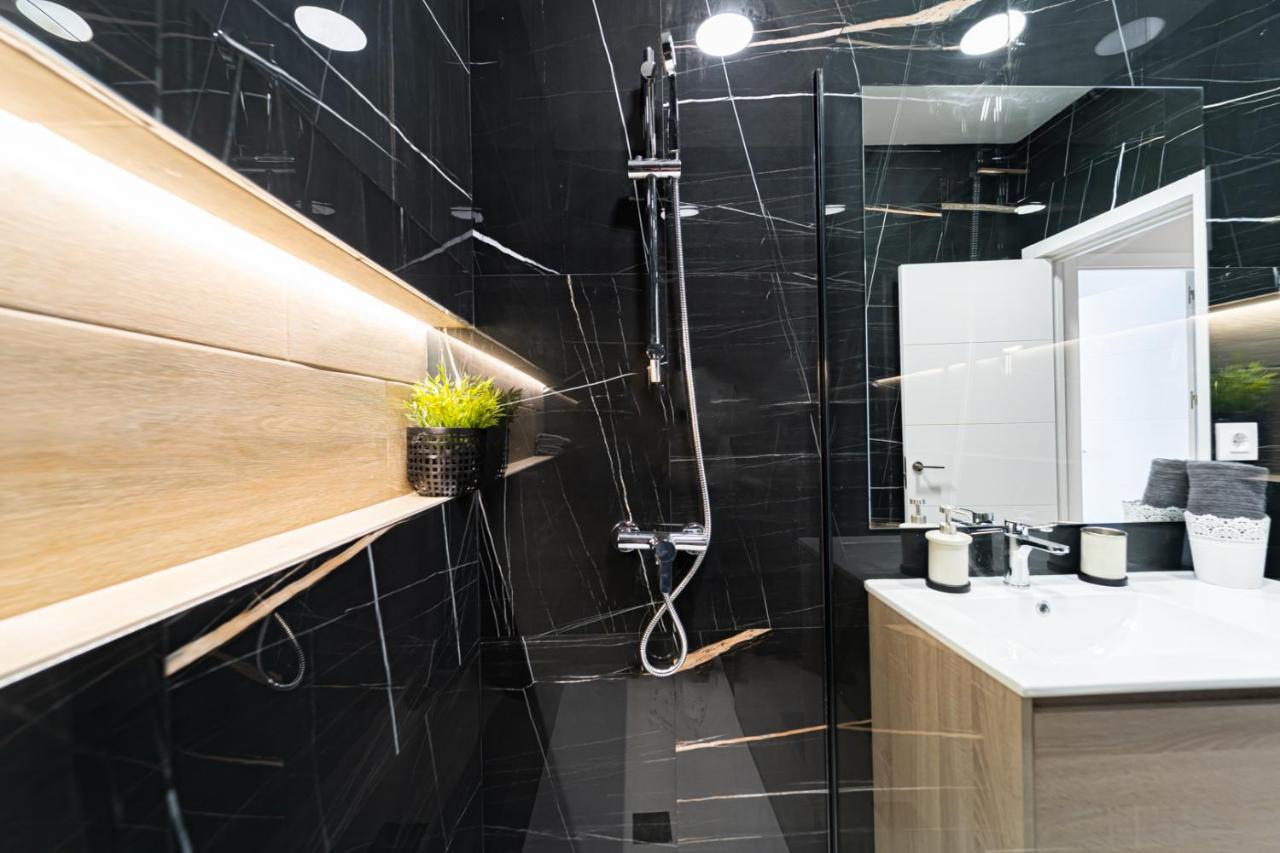 Edsam Madrid Apartments Black Екстер'єр фото