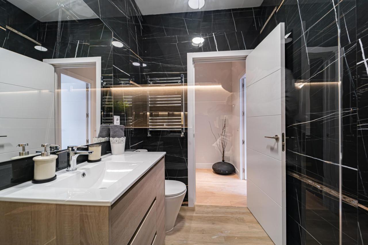 Edsam Madrid Apartments Black Екстер'єр фото