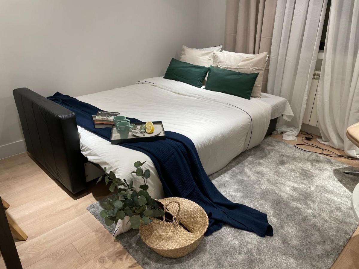 Edsam Madrid Apartments Black Екстер'єр фото