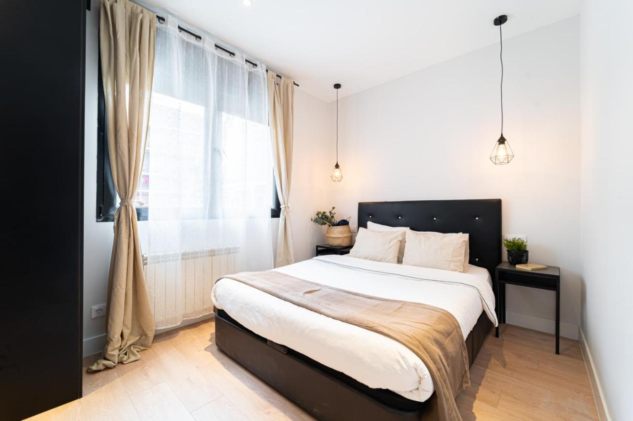 Edsam Madrid Apartments Black Екстер'єр фото